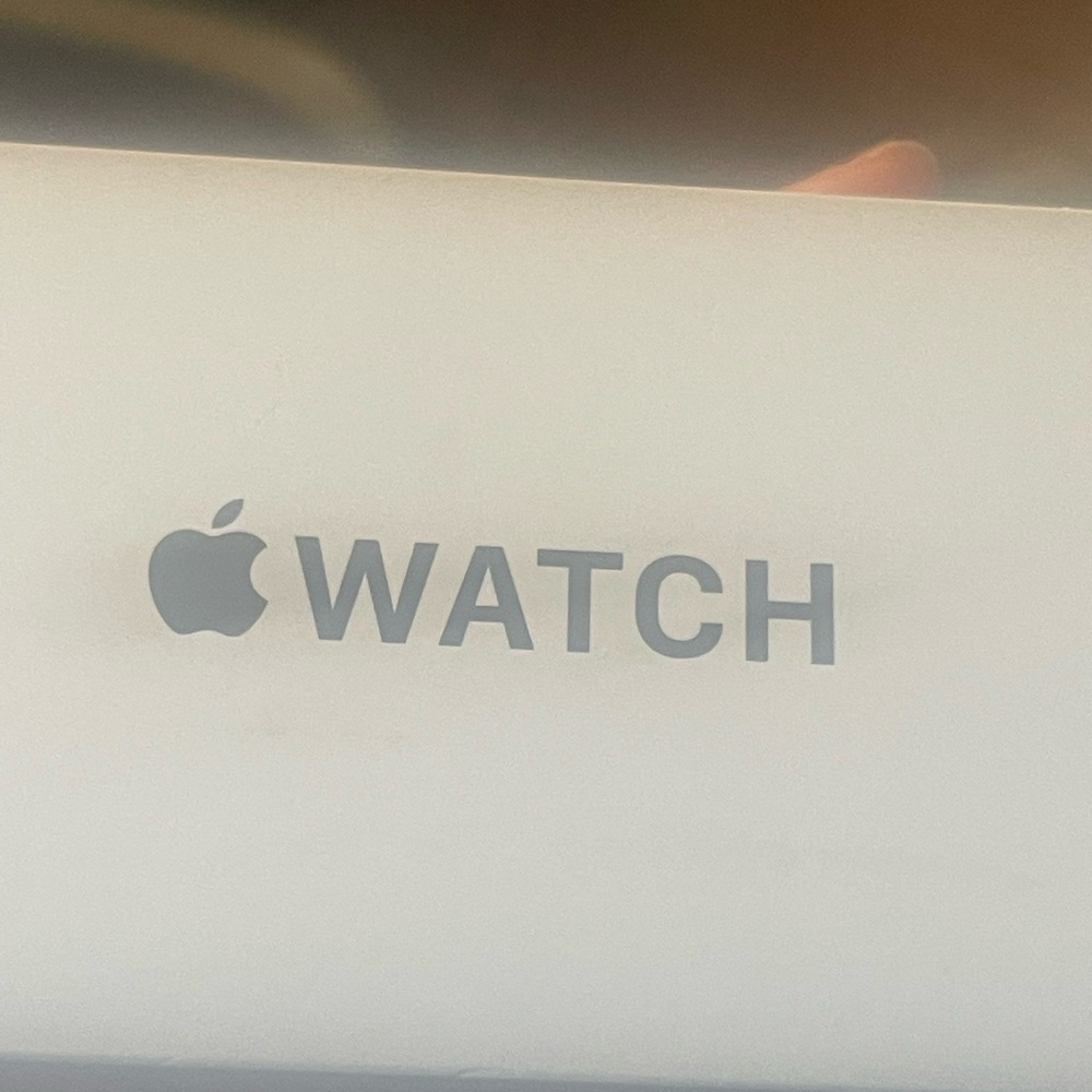 Brand new apple SE 40 MM - Picture 2 of 8